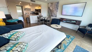 Apartamento, 1 cama King e sofá-cama, acesso à piscina, vista para a praia | 1 quarto, Wi-Fi de cortesia