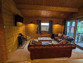 Cabin | Living area | Fireplace