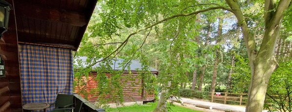 Cabin | Property grounds - Pineshadow Lodge Dog Friendly, Kenwick Park Louth (Louth)