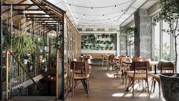Desayuno buffet diario (DKK 225 por persona)