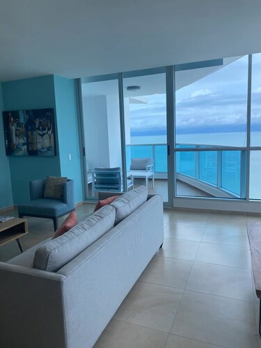 1007 DIRECT OCEAN FRONT ~ TROPICAL PARADISE