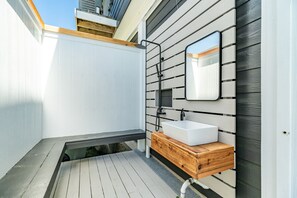 Handtücher, Seife, Shampoo, Toilettenpapier