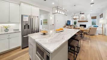 House, Multiple Beds, Private Pool, Partial Ocean View | Private kitchen | Fridge, microwave, oven, stovetop