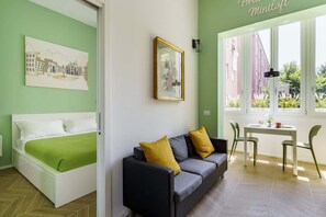 Unclassified image, 2 of 24, button