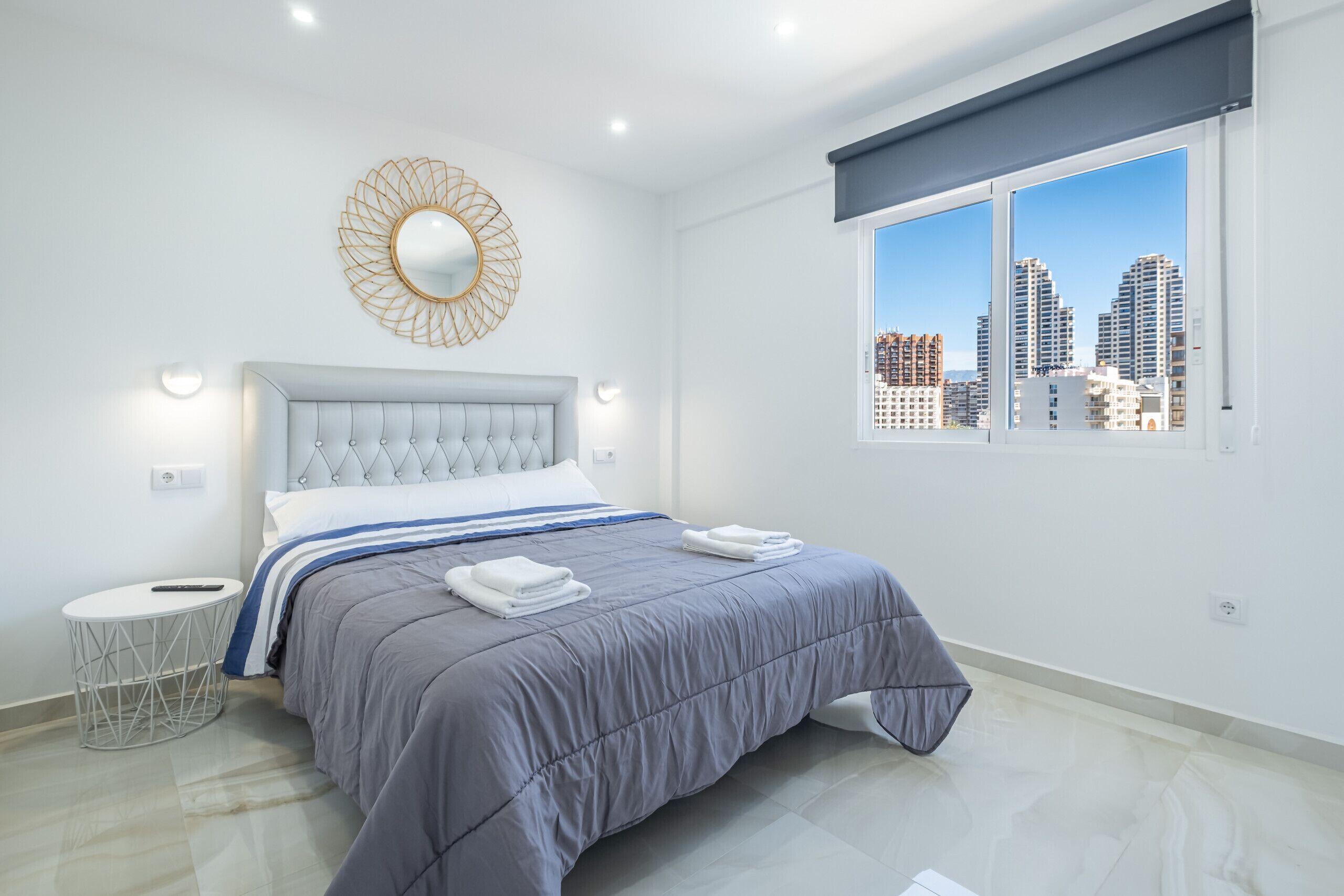 1 dormitorio, tabla de planchar con plancha, wifi gratis y ropa de cama