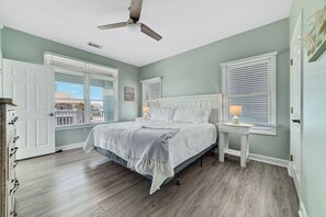 4 bedrooms, iron/ironing board, free WiFi, bed sheets