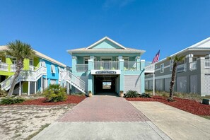 Welcome to Drift Cove Shores, where a beautiful entrance sets the tone for a relaxing stay.