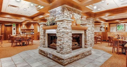 Luxurious Ski-in/Ski-out Walking Distance to Main Street