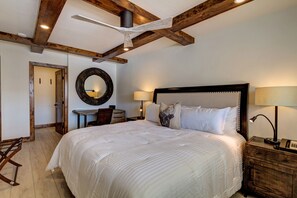 2 bedrooms, desk, iron/ironing board, free WiFi