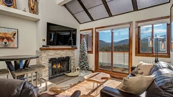 智能电视、壁炉