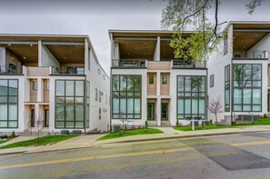 Exterior - Spacious Tranquil Rooftop Pad on 8th by Music City Luxury Stays (Nashville)