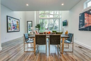 Casa de ciudad, 4 habitaciones | Restaurantes