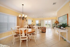 Villa, 3 Bedrooms | Dining