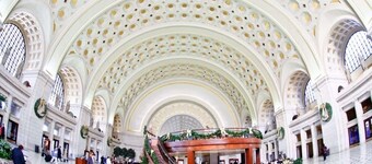 Lovely 2 bedroom Townhouse Apt near Union Station and tourist sites.