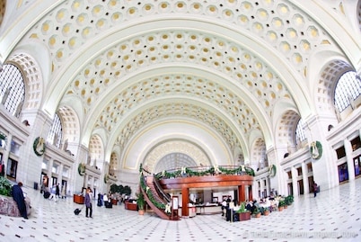 Lovely 2 bedroom Townhouse Apt near Union Station and tourist sites.