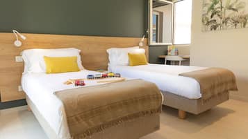 4 bedrooms, in-room safe, blackout curtains, iron/ironing board