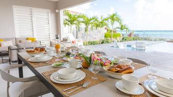 Superior villa, 4 slaapkamers, uitzicht op zee, aan zee | Terras