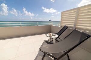 Villa de lujo, 4 habitaciones, vistas al mar, frente al mar | Vistas del balcón