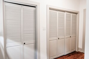 Interior - Charming cottage in the heart of historic downtown Victoria! (Victoria)