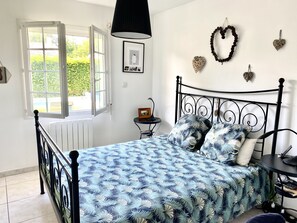 3 chambres, fer et planche à repasser, lit parapluie, Wi-Fi gratuit