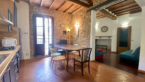 Dining - Panicale 7 - Three Bedroom Apartment, Sleeps 6 (Firenze)