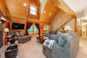 智能电视、壁炉、DVD 播放器、乒乓球