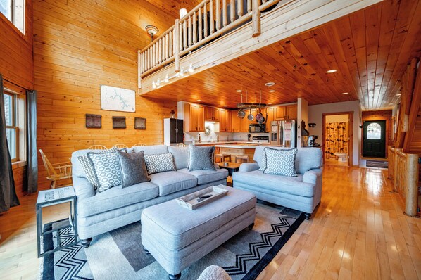 Téléviseur connecté, foyer, lecteur de DVD, table de baby-foot