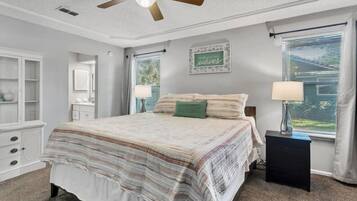 3 habitaciones, escritorio, tabla de planchar con plancha y wifi gratis