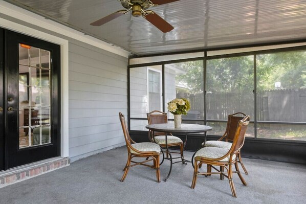 Outdoor dining