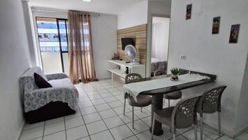Apartamento básico | Comedor