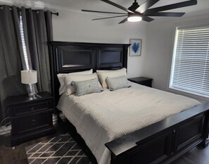 3 bedrooms, desk, iron/ironing board, free WiFi