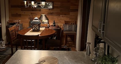 Beautiful Home Very Close to EAA