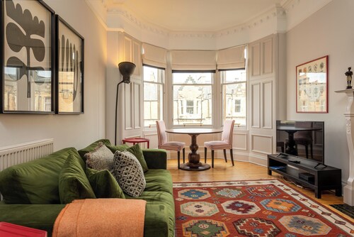 Beautiful 4BD Flat Beside The Meadows, Edinburgh
