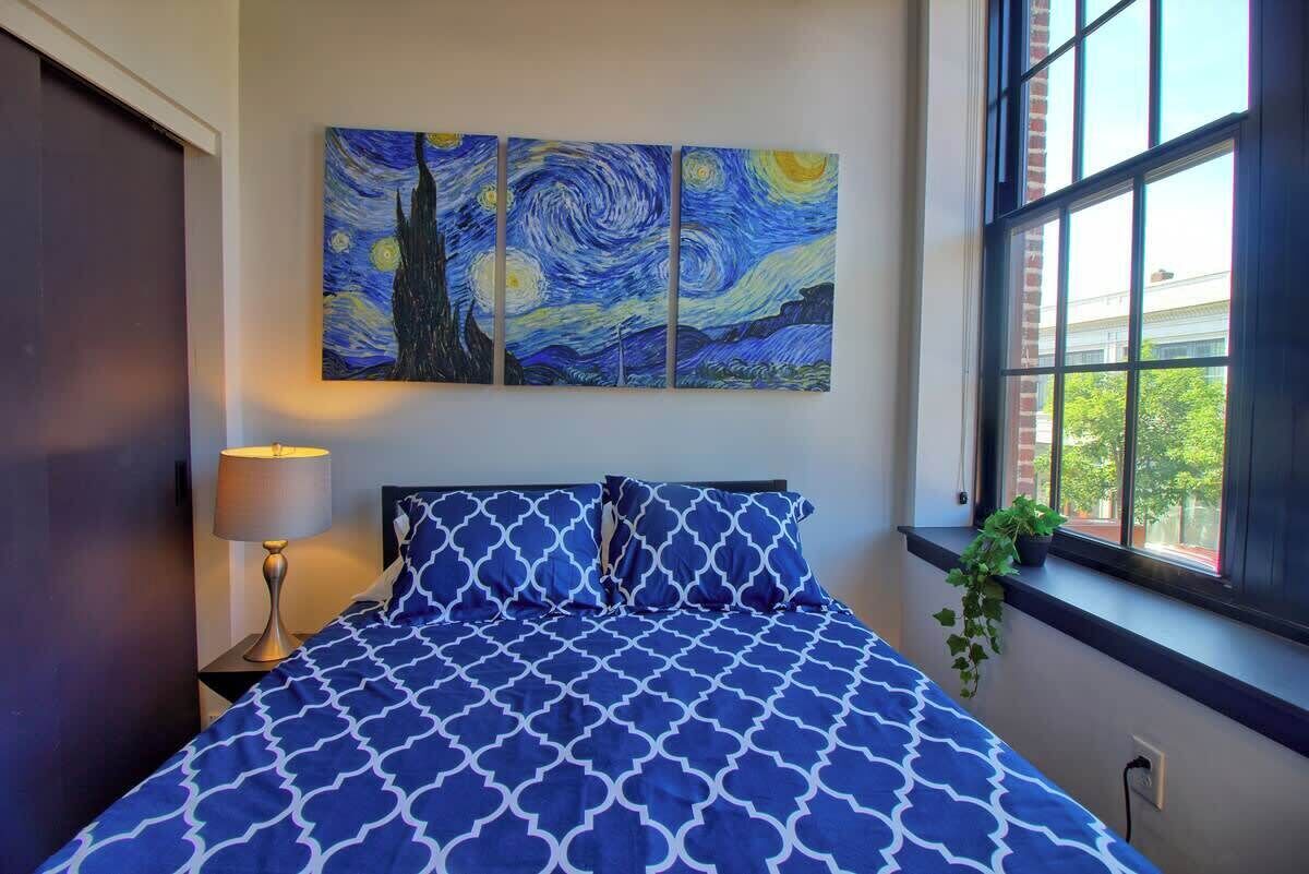 2 bedrooms, desk, iron/ironing board, WiFi