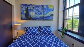 2 bedrooms, desk, iron/ironing board, WiFi