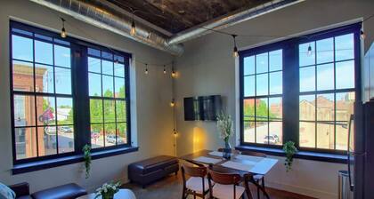 Ultramodern 2BR Corner Loft w/Designer Features