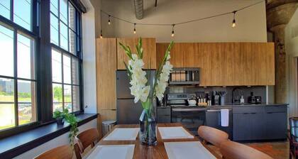 Ultramodern 2BR Corner Loft w/Designer Features