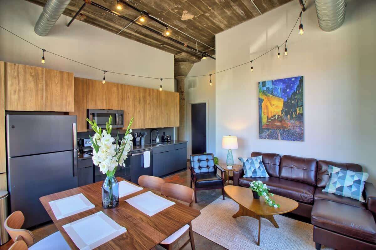 TV, Netflix, streaming services, offices