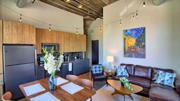 TV, Netflix, streaming services, offices