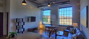 Chic Ultramodern Loft Suite w/ Designer Features