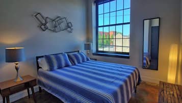 1 bedroom, desk, iron/ironing board, WiFi