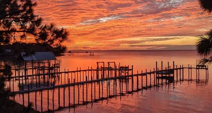 Private Bayfront Apartment with King bed and Awesome View