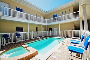 Leilighet, 2 soverom | Basseng