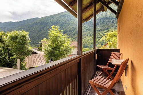 Charming Alpine Farmhouse Near the Soča River