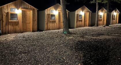 Cabin 4 - Rustic Mountain Cabin - Up to 4 persons