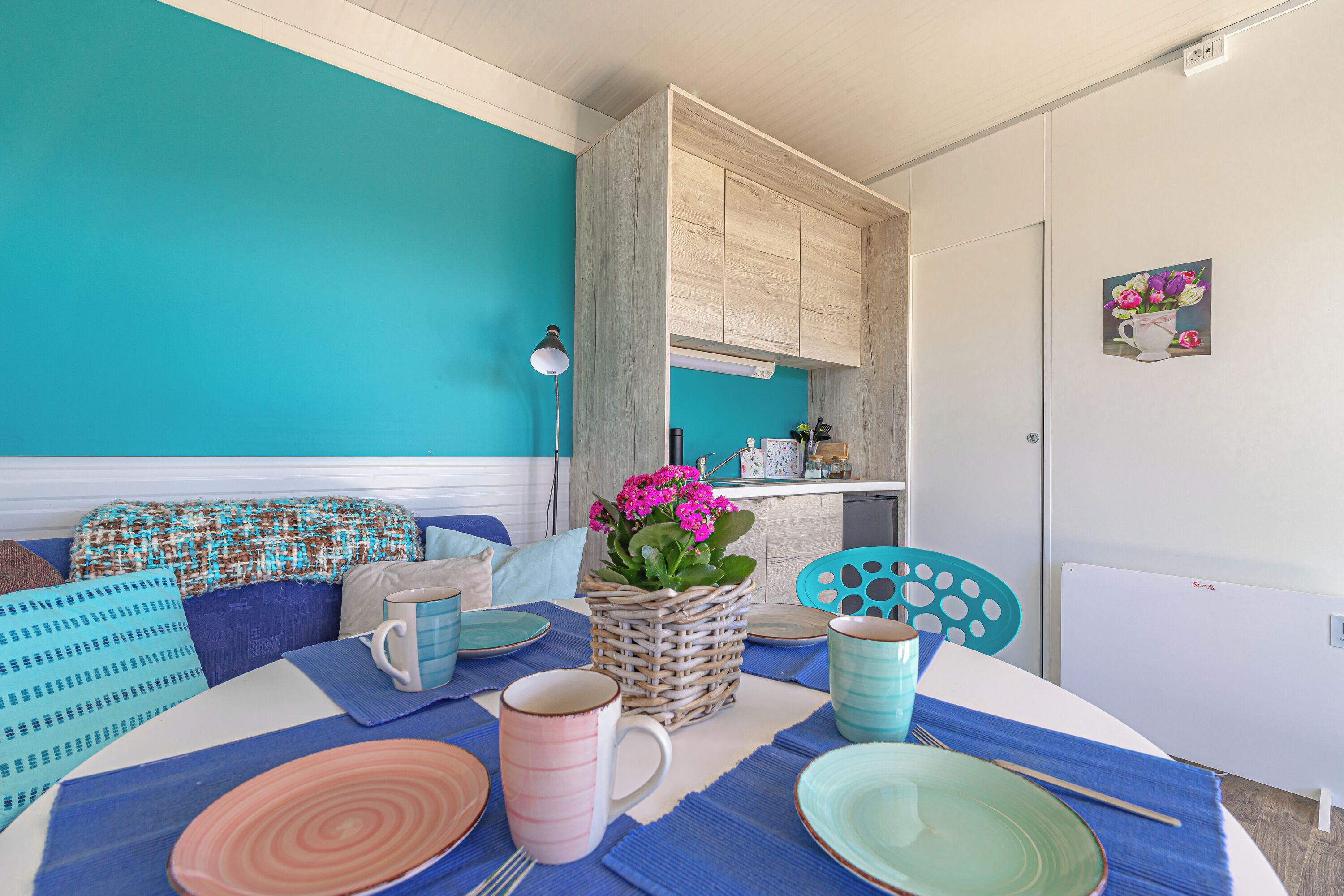 Family Mobile Home, Multiple Bedrooms, Mountainside (Happy House Of Nature) | Dining