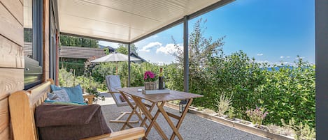 Mobil enhet för familj - flera sovrum - intill bergen (Happy House Of Nature) | Restaurang utomhus