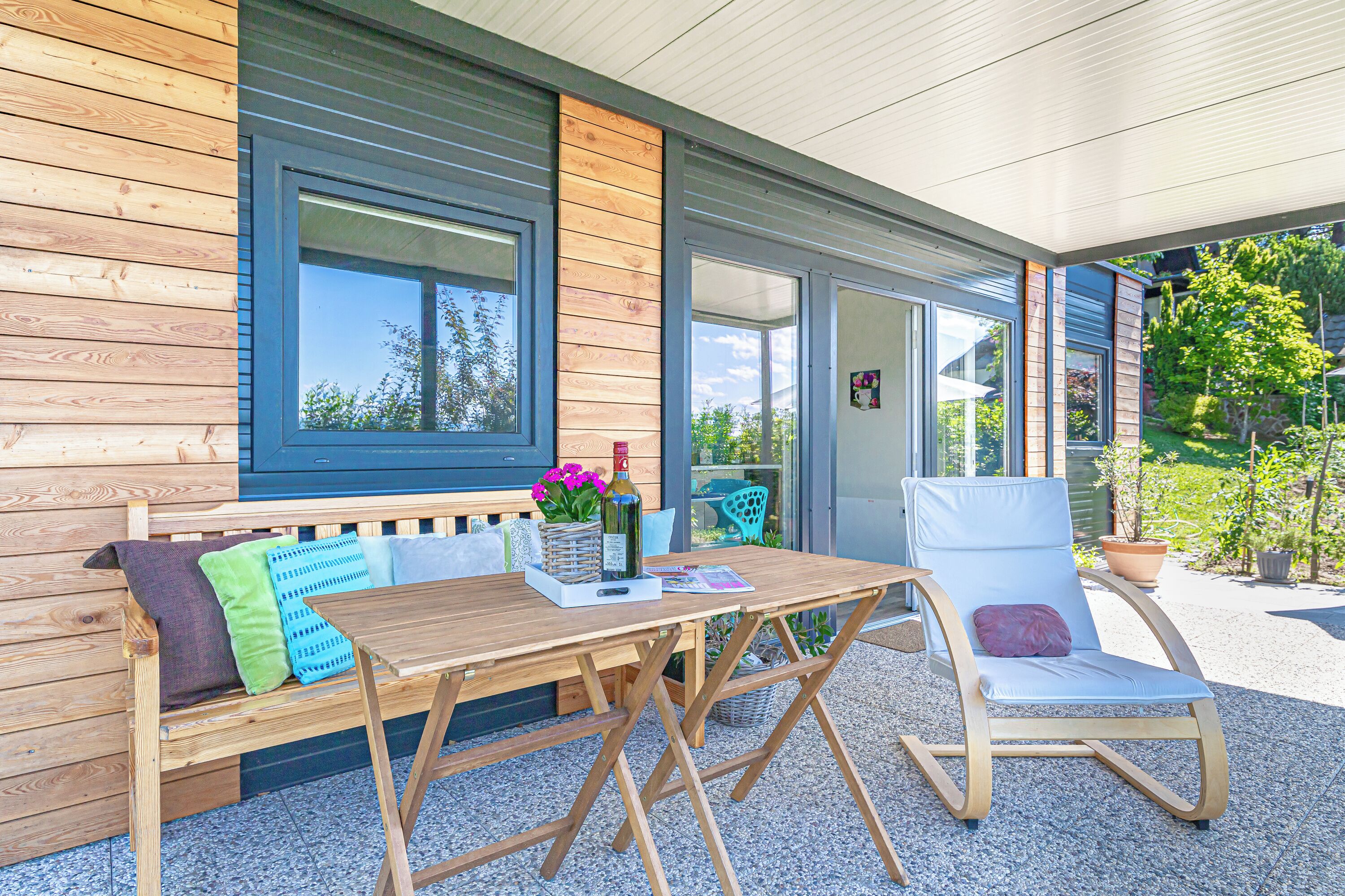 Familiehusvogn, flere soverom, ved fjell (Happy House Of Nature) | Terrasse/patio
