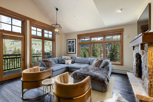 TV connectée, cheminée