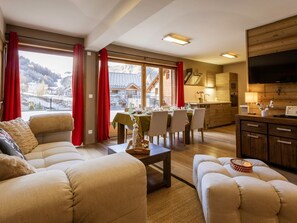 TV, DVD player - 4-room apartment, 8 people, pets allowed, terrace (Valloire)